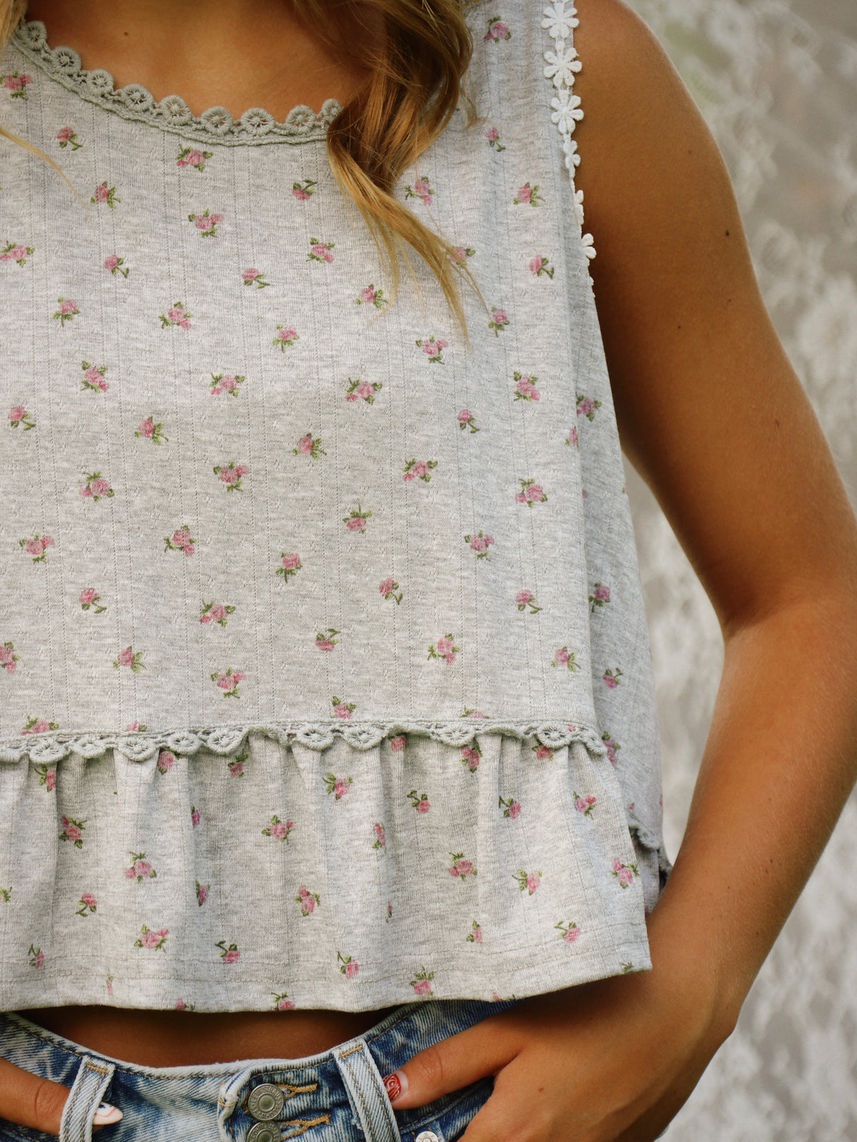 ROUND NECK RUFFLE HEM TANK